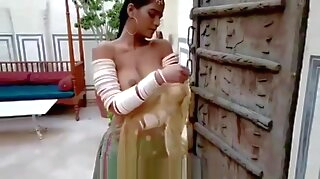 indian teen brunette porn babe